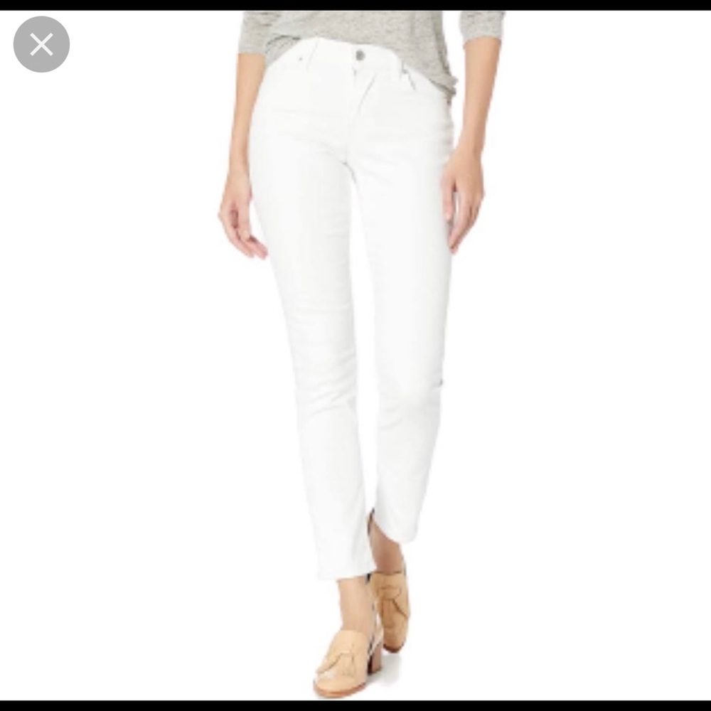 Levi’s White Mid Rise Straight Jeans 8 S 29 NWTS